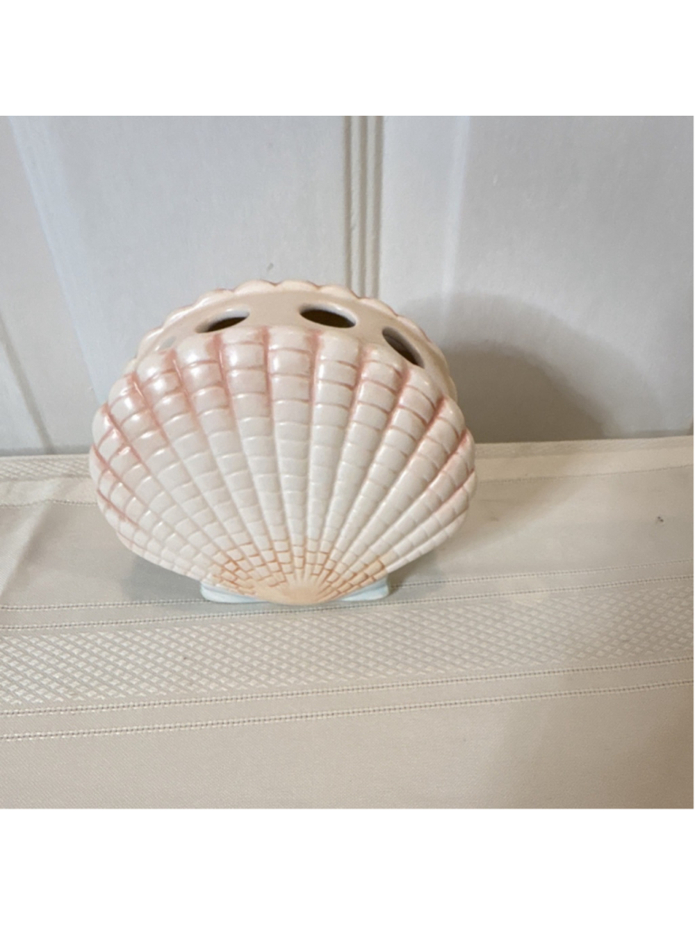 Hand Painted Ceramic Shell Vase Glossy White Pink Decorative Beach Theme